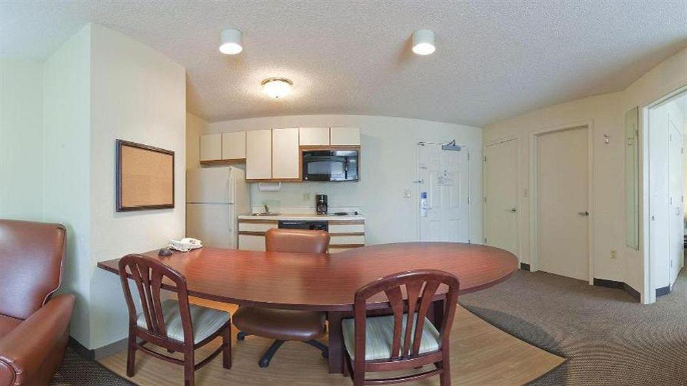 โซเนสตา ซิมพลี สวีท ชิคาโก เนเปอร์วิลล์ Hotel Warrenville ภายนอก รูปภาพ