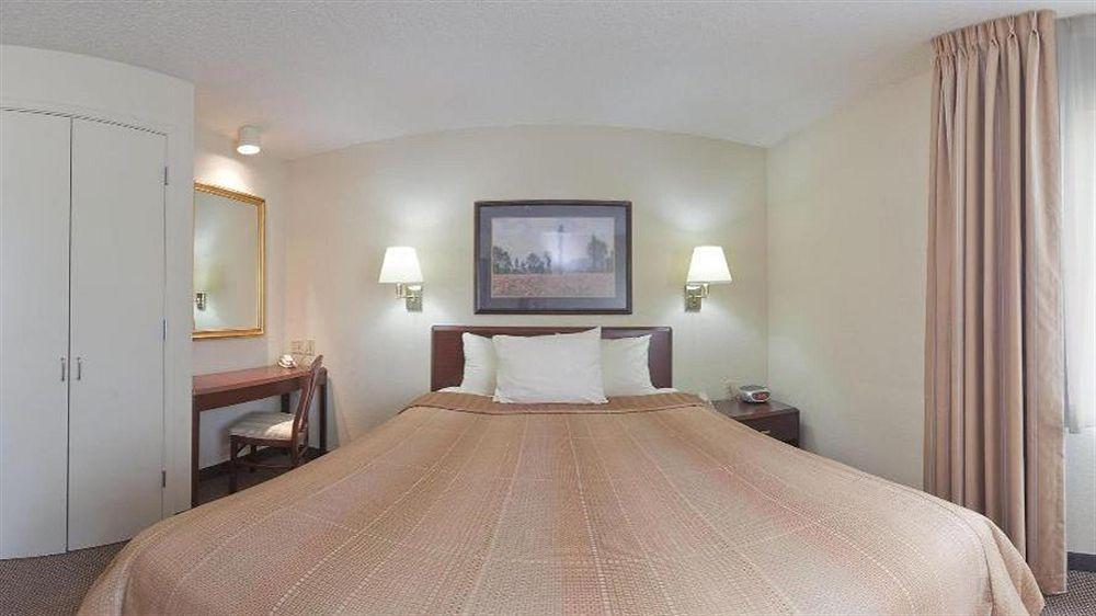 โซเนสตา ซิมพลี สวีท ชิคาโก เนเปอร์วิลล์ Hotel Warrenville ภายนอก รูปภาพ