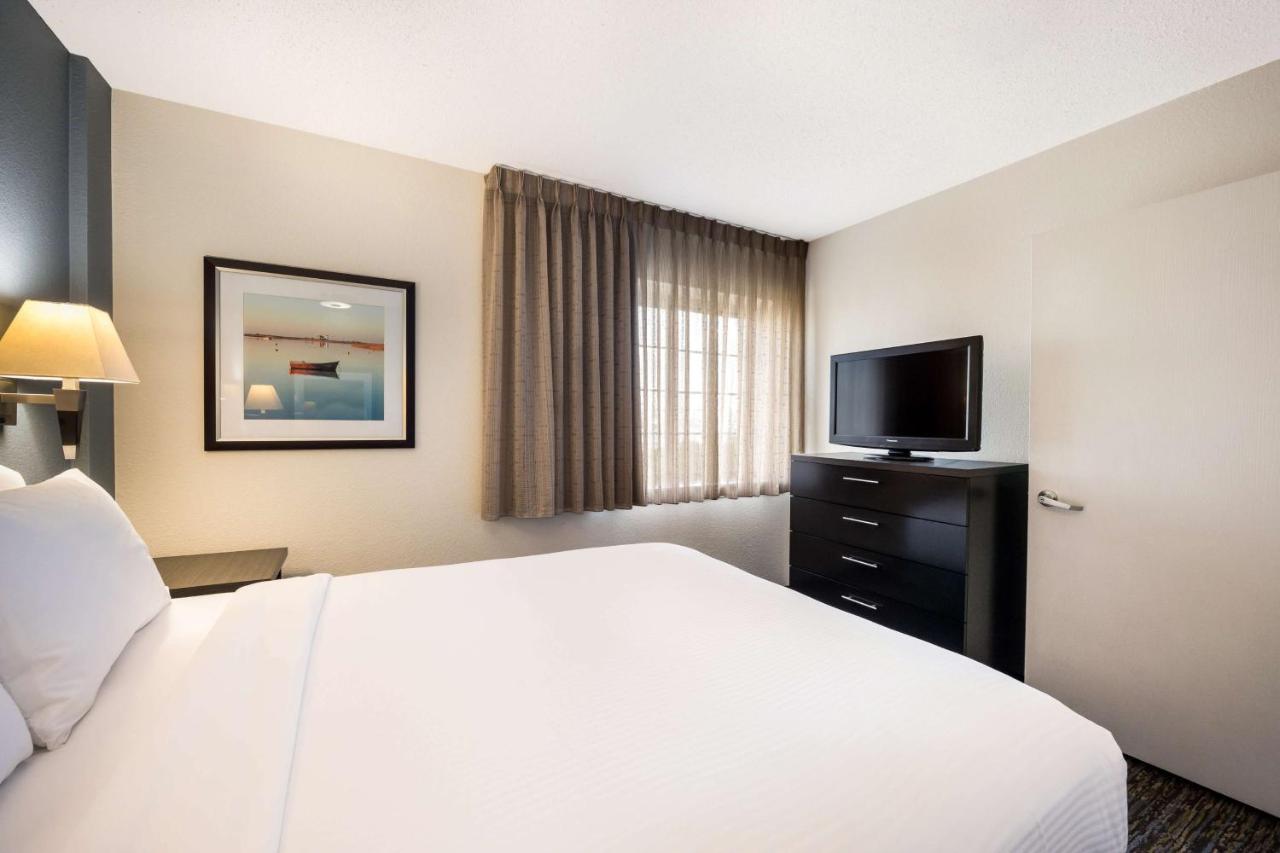 โซเนสตา ซิมพลี สวีท ชิคาโก เนเปอร์วิลล์ Hotel Warrenville ภายนอก รูปภาพ