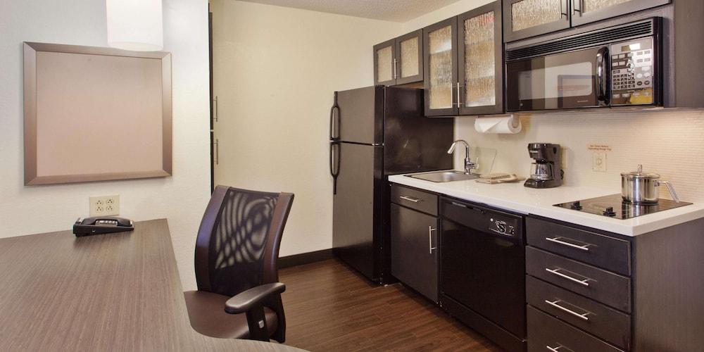 โซเนสตา ซิมพลี สวีท ชิคาโก เนเปอร์วิลล์ Hotel Warrenville ภายนอก รูปภาพ